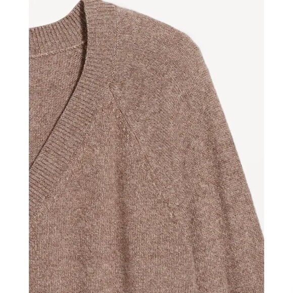 Old Navy SoSoft Loose V-Neck Sweater Driftwood Heather in Medium - Picture 4 of 4